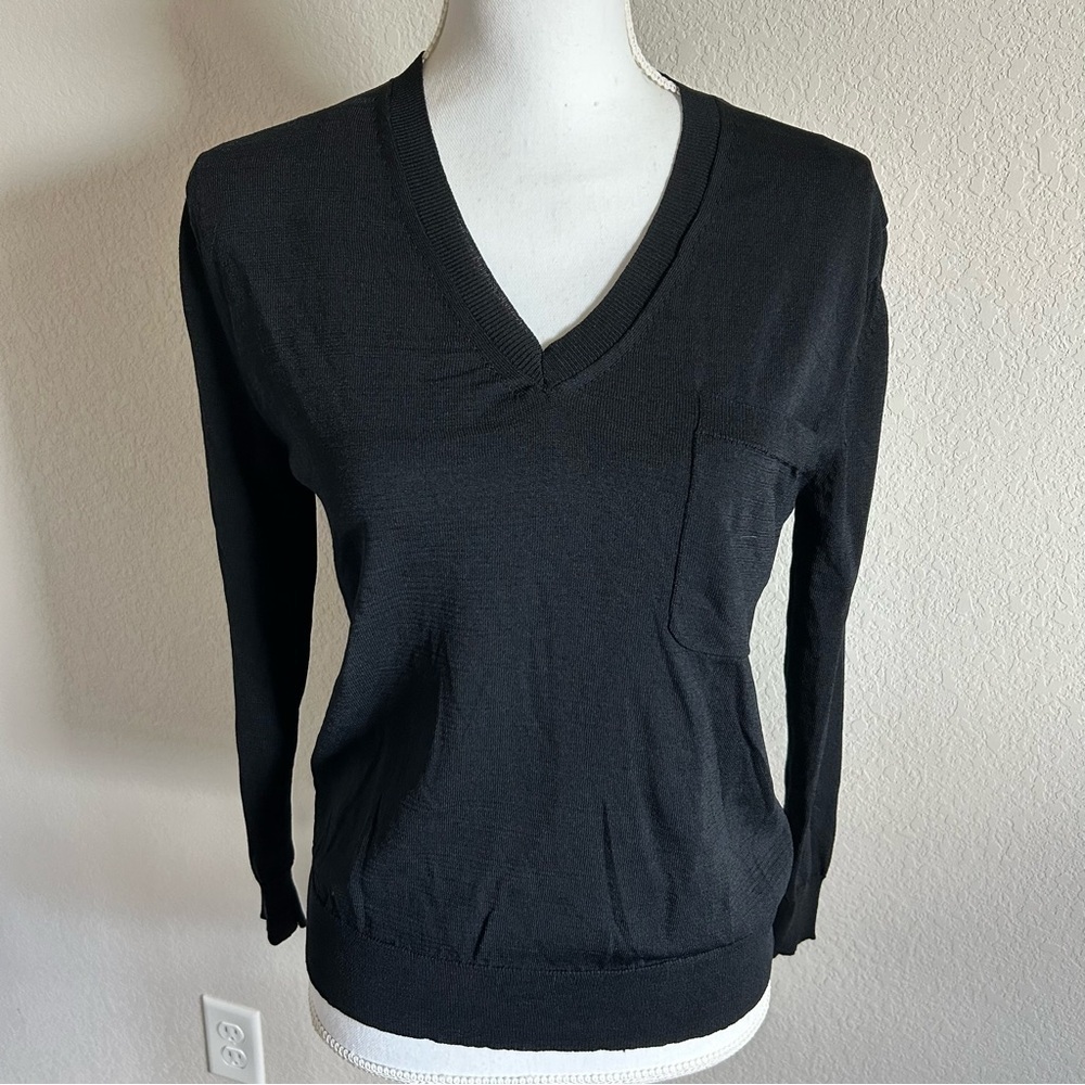 Elie by Elie Tahari V Neck Long Sleeve Viscose Single Pocket Sweater Top…